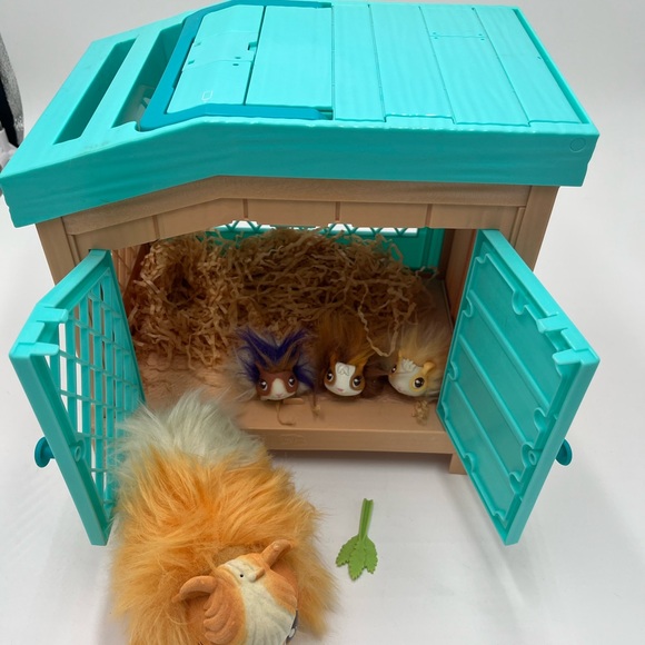 Little Live Pets Interactive Guinea Pig Mama & Babies Surprise - Picture 5 of 5